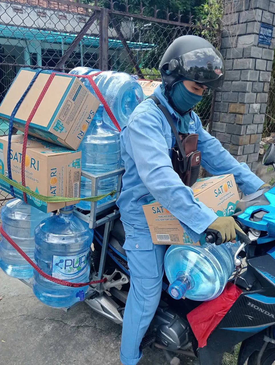 Đại lý giao nước suối gần đây